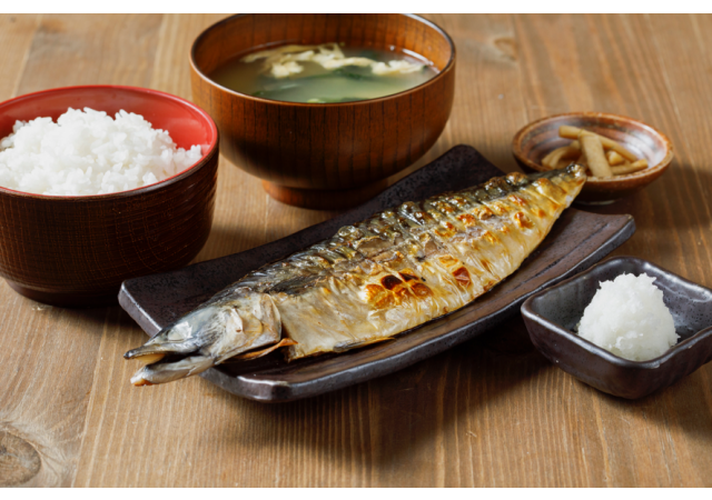 炭火焼干物定食　しんぱち食堂　エミオ田無店