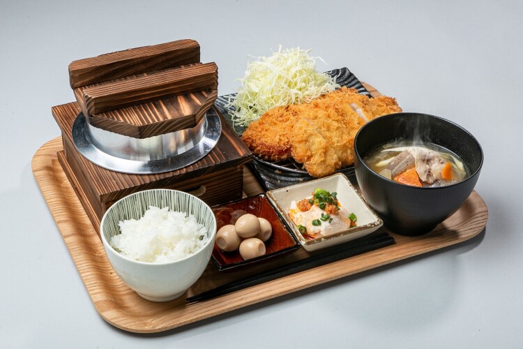レアかつと炊き立て釜炊きごはん さく