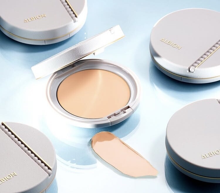 極薄ヴェール♥ガラスツヤ肌ファンデ