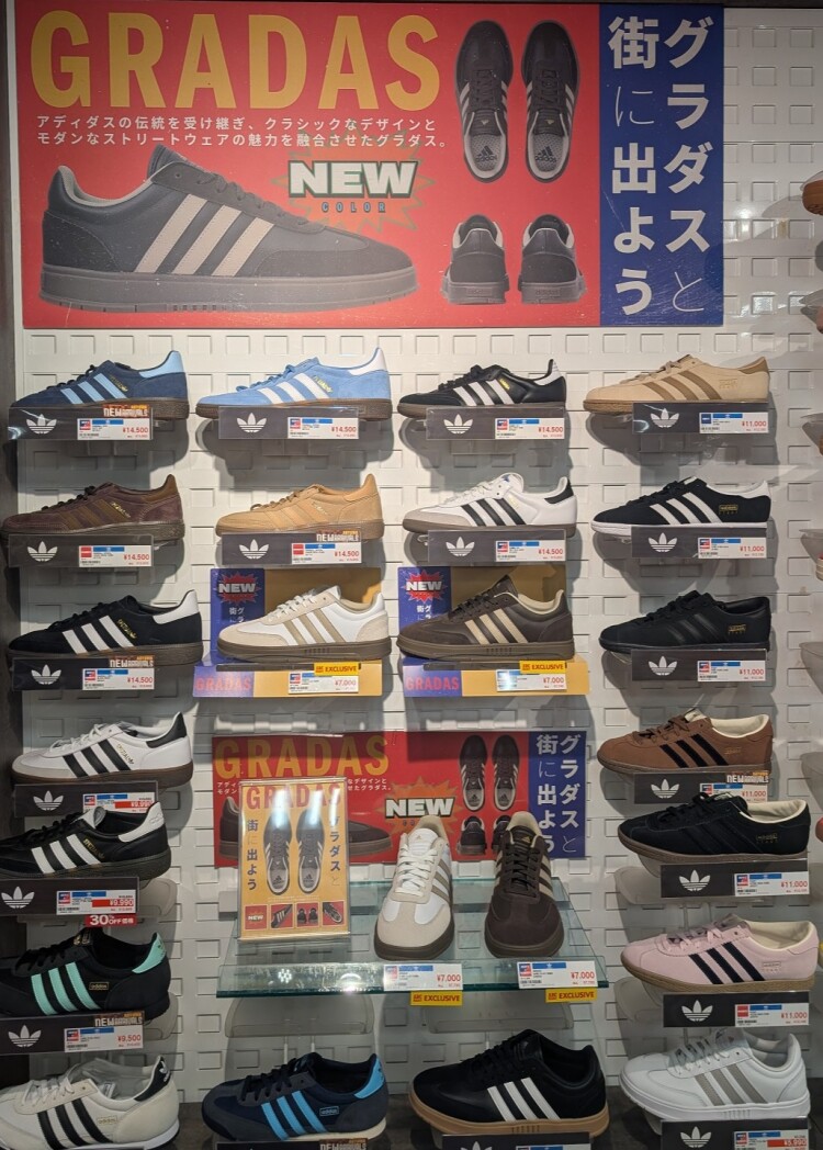 【ADIDAS人気商品再入荷】